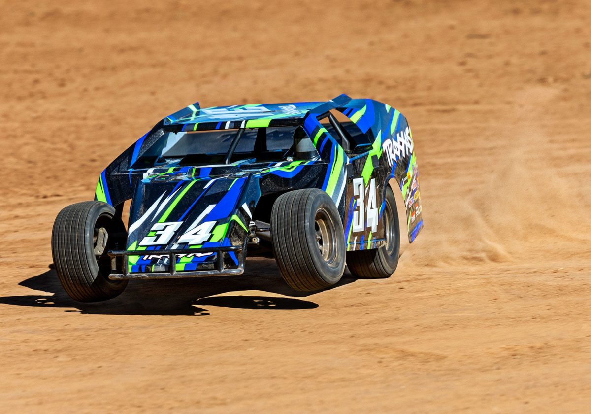 Product Image for Slash Modified Dirt Oval Racer Traxxas 104354-74