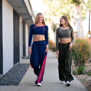 Product Image for NYC Long Sleeve Crop Top – T5120