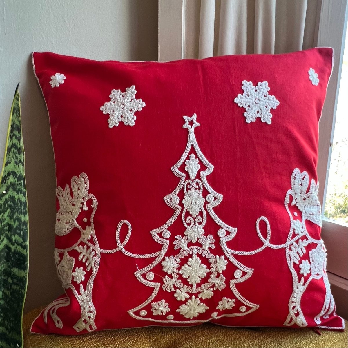 Product Image for Christmas Tree Embroidered Pillow Cover