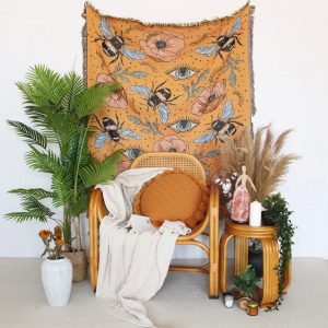 Product Image for  Queen Bee Tapestry/Throw