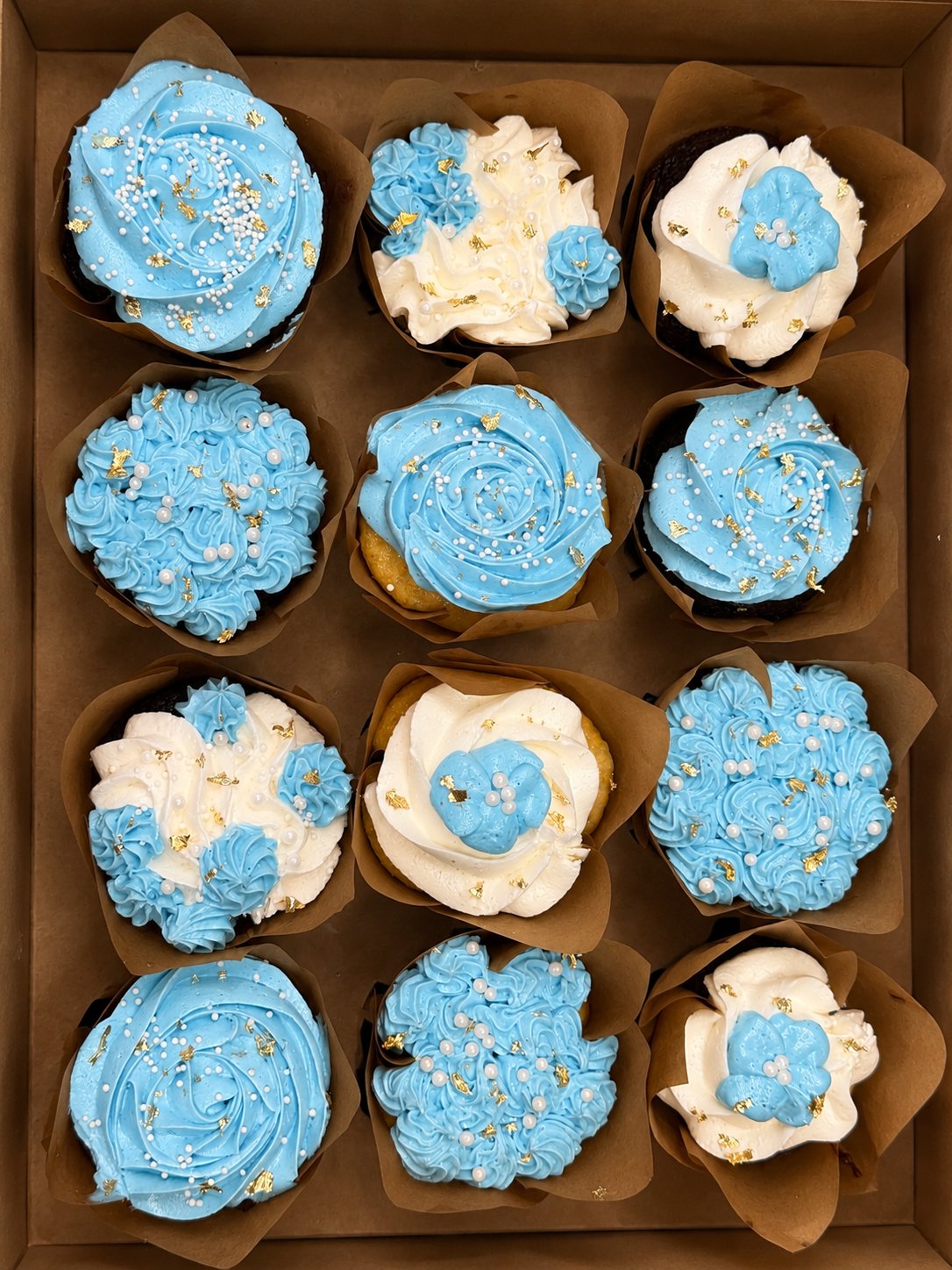 Product Image for Premium Cupcakes (Dozen)