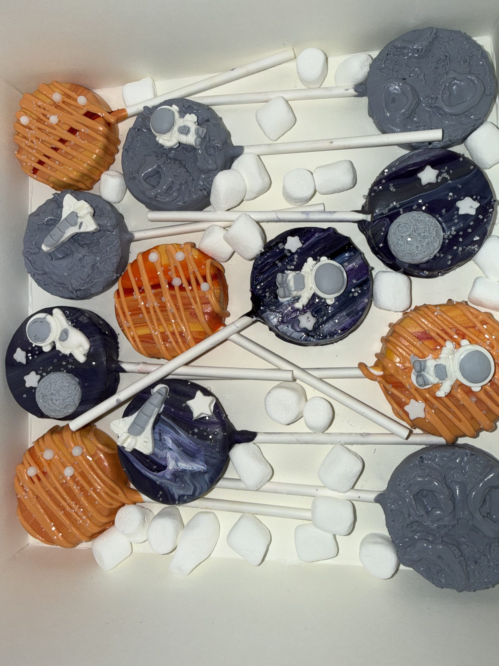 Product Image for Premium cake pops (1Dozen)