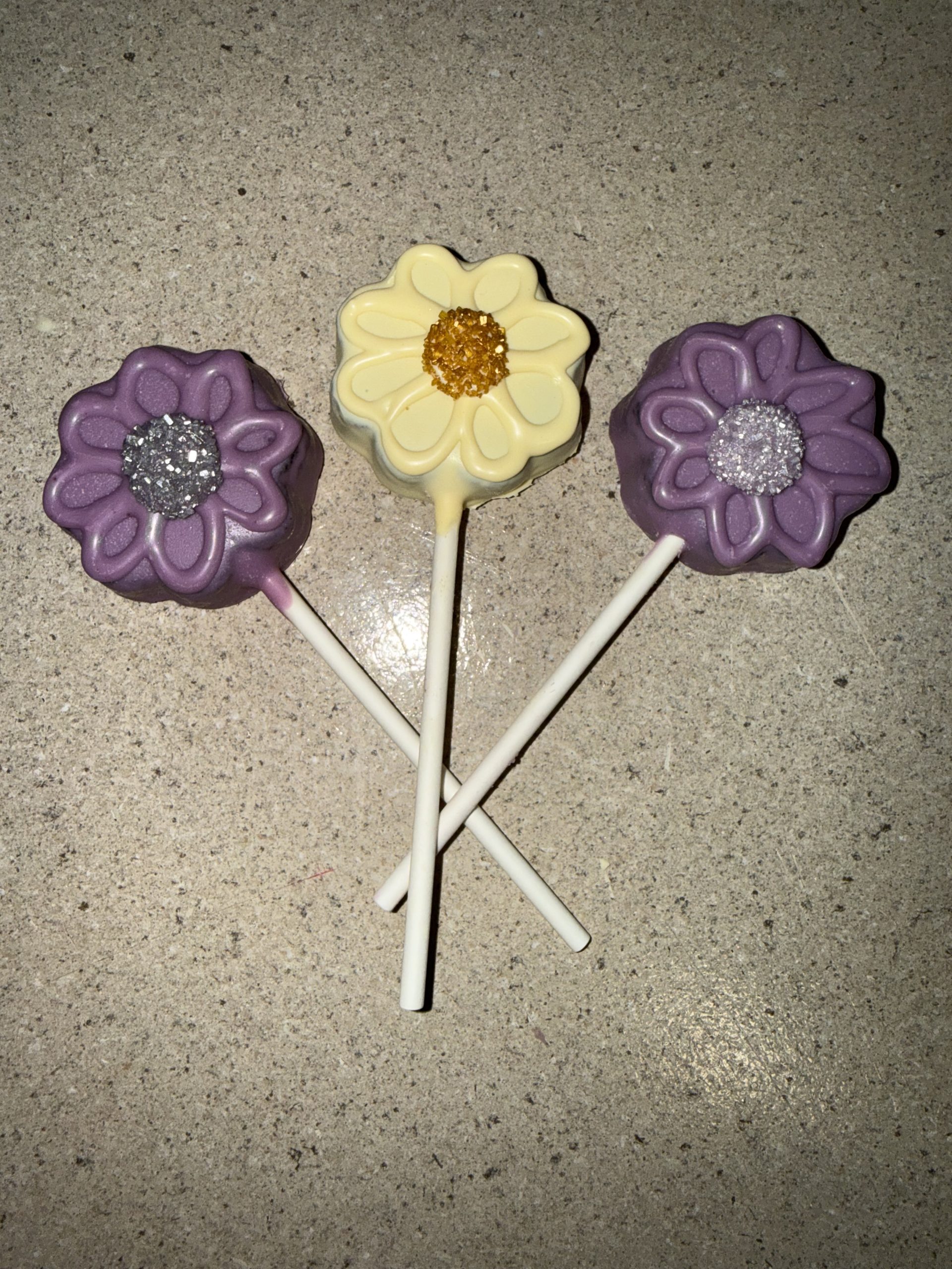 Product Image for Premium cake pops (1Dozen)
