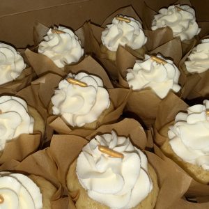 Product Image for Classic Cupcakes (Dozen)